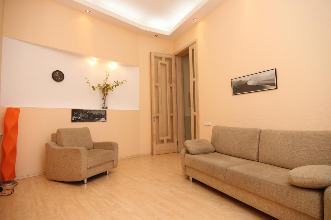 Apart-Hotel On Preobrajenskaya 24 โอเดสซา ภายนอก รูปภาพ