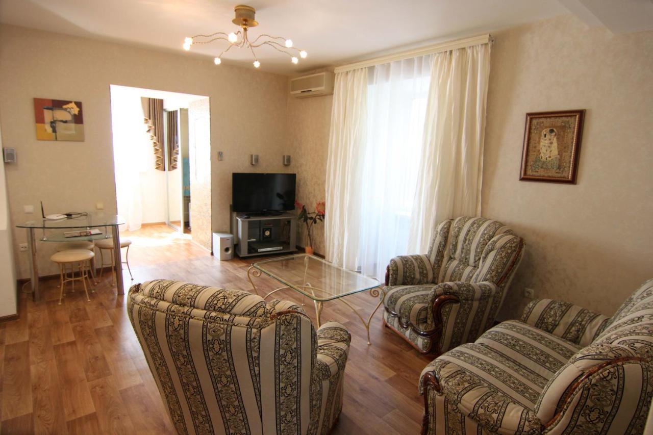 Apart-Hotel On Preobrajenskaya 24 โอเดสซา ภายนอก รูปภาพ
