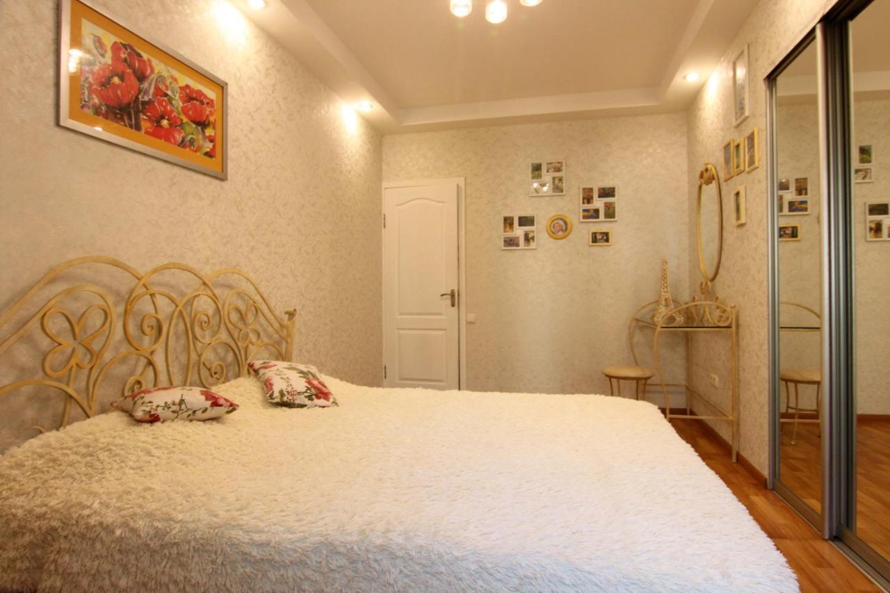 Apart-Hotel On Preobrajenskaya 24 โอเดสซา ภายนอก รูปภาพ